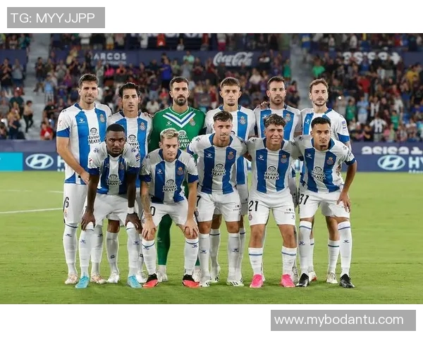 皇马官方宣布主帅更替，巴萨球迷狂欢的同时皇马难过